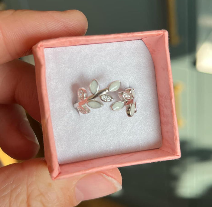 Ivy Sparkle Breastmilk & Ashes Keepsake Ring | Leafy Branch Memorial Ring