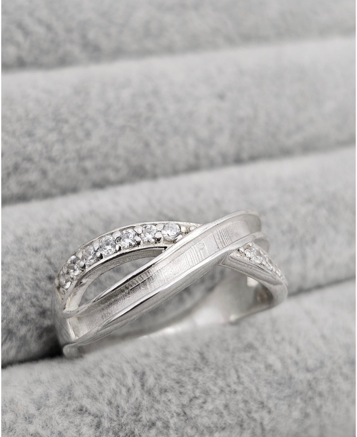 Infinity Wave Keepsake Ring