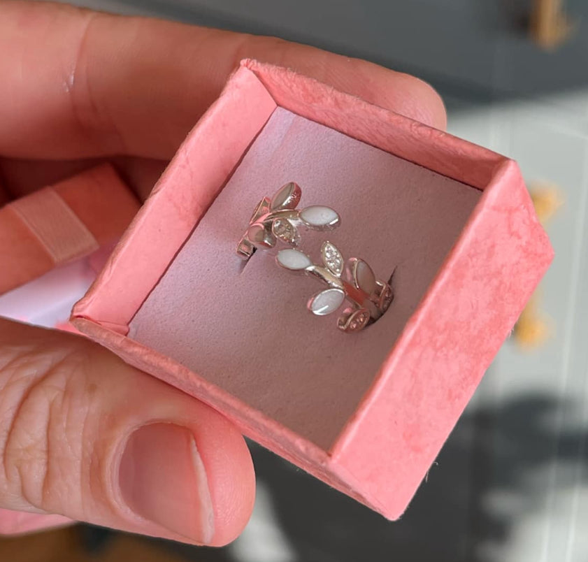Ivy Sparkle Breastmilk & Ashes Keepsake Ring | Leafy Branch Memorial Ring