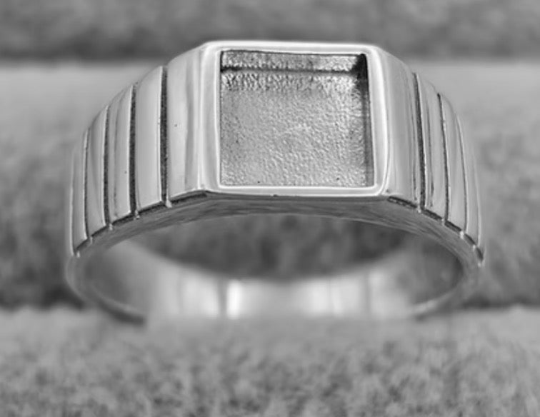 Men’s Ashes Square Signet Ring